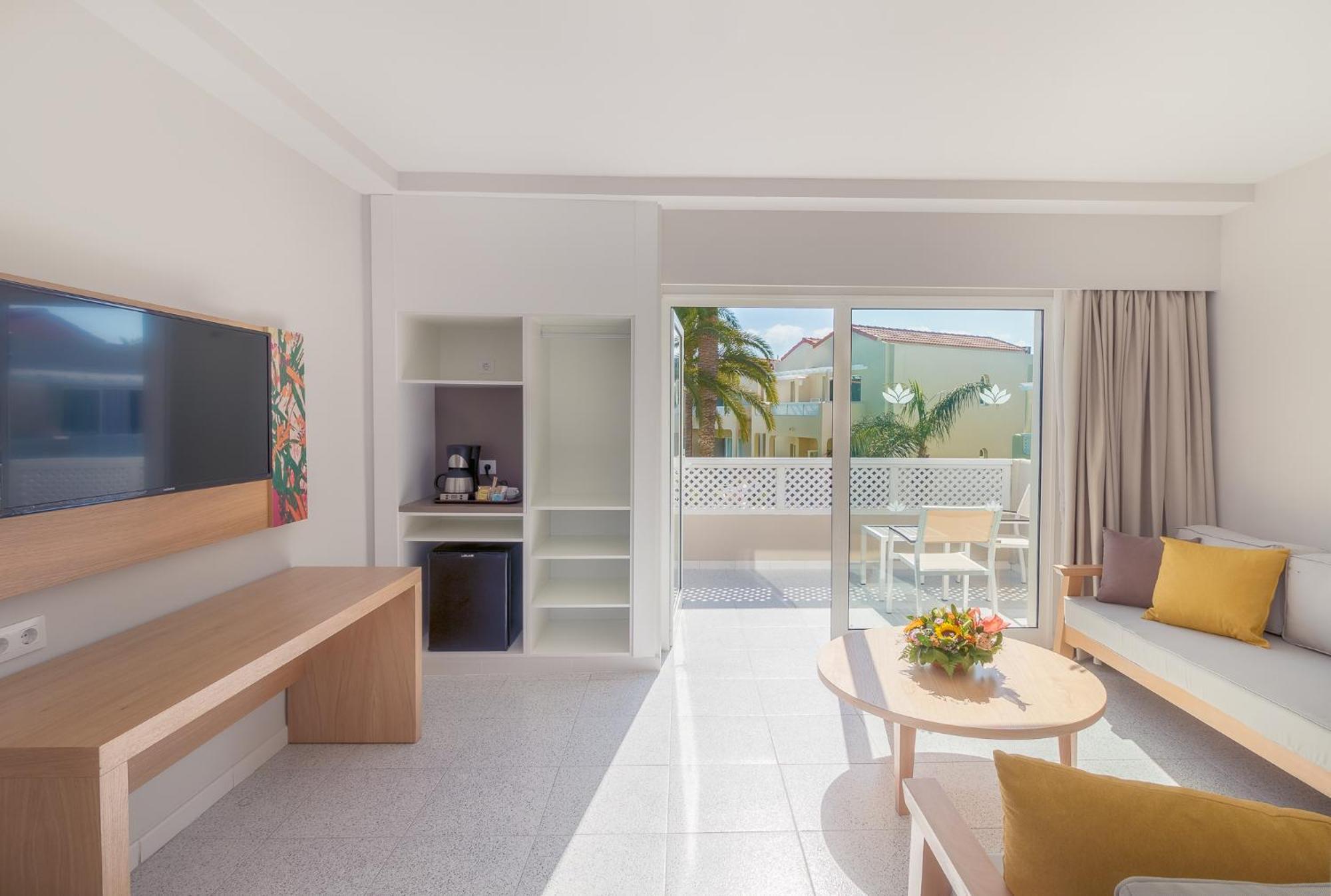 Double Room with Balcony,1278819928:JPEG