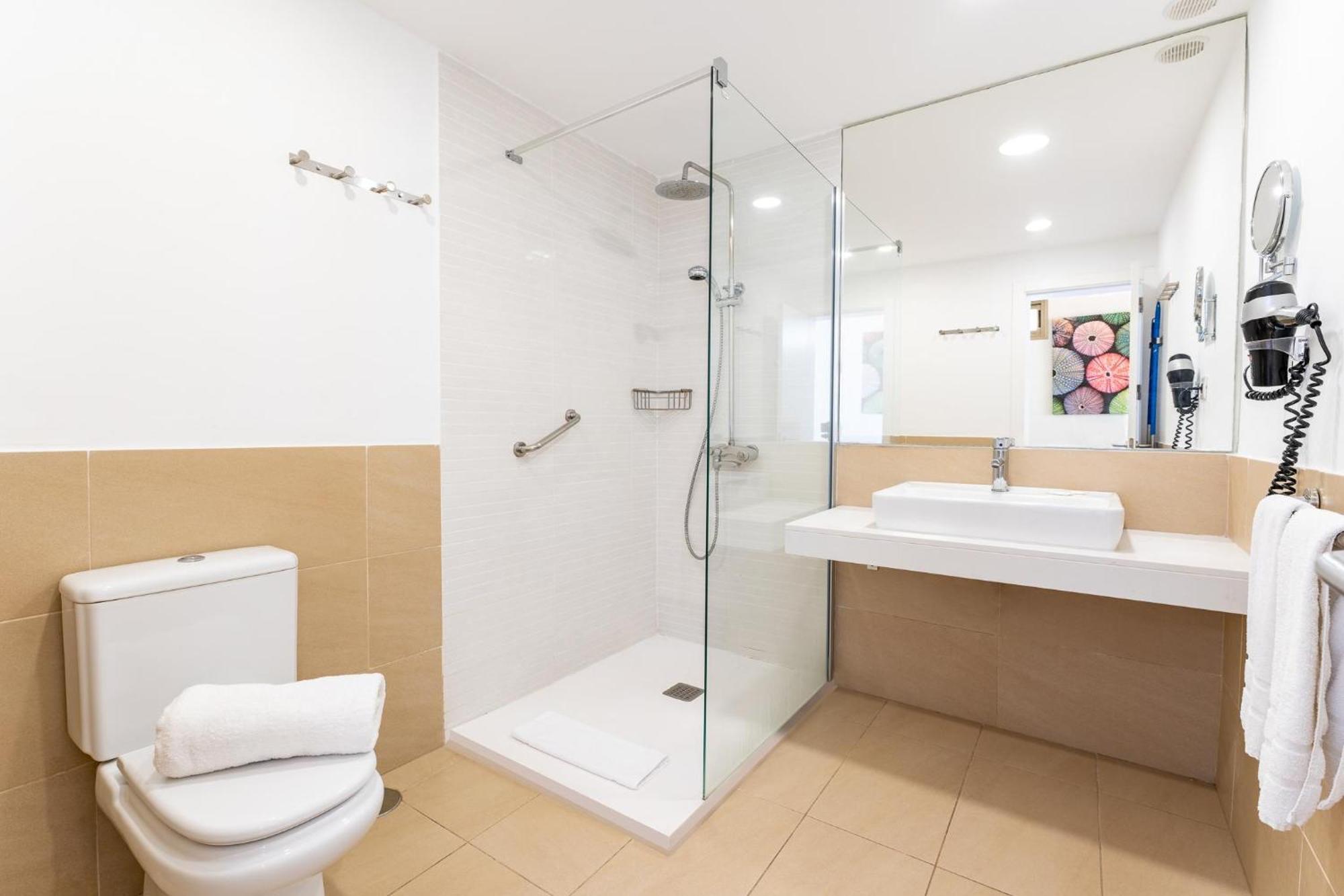 Premium One Bedroom Apartment High Floor with Sea View,1691988492:JPEG