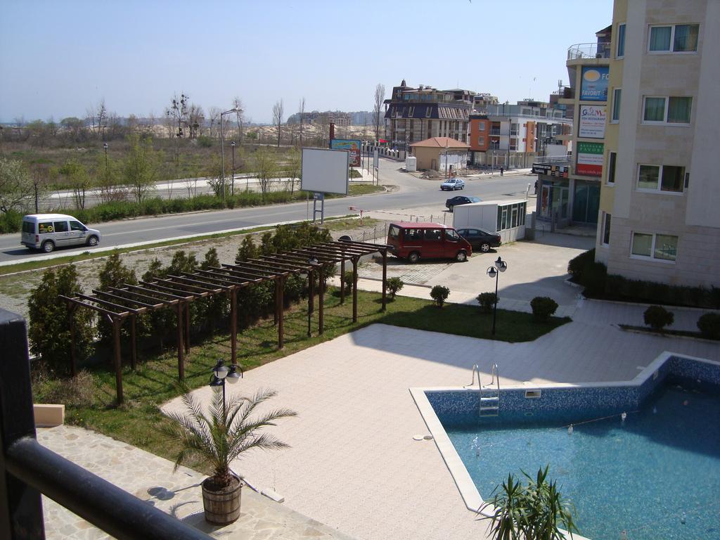 Two-Bedroom Apartment with Balcony,1037677105:JPEG